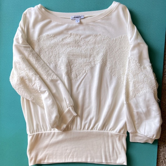 EUC Women’s Express embroidered mid-sleeve light cream top size medium - Picture 5 of 12